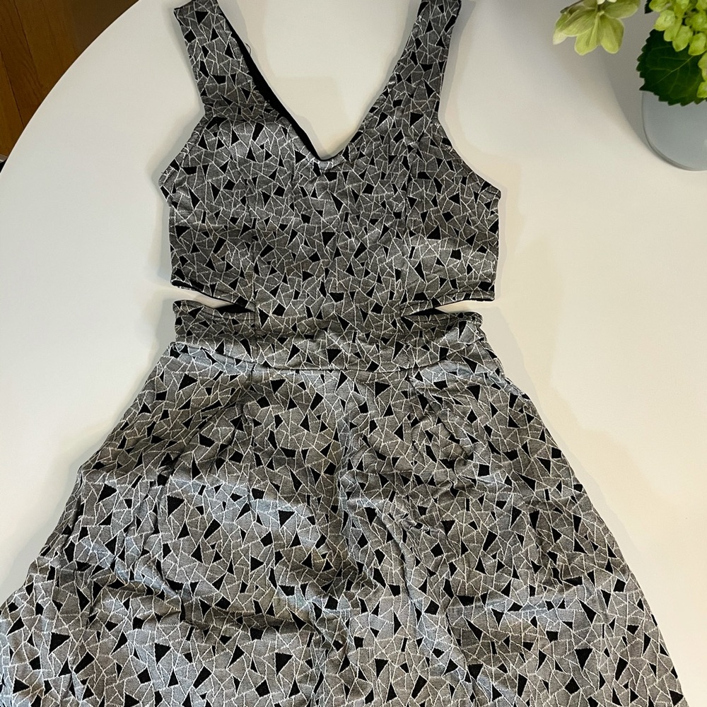 Black and white patterned dress